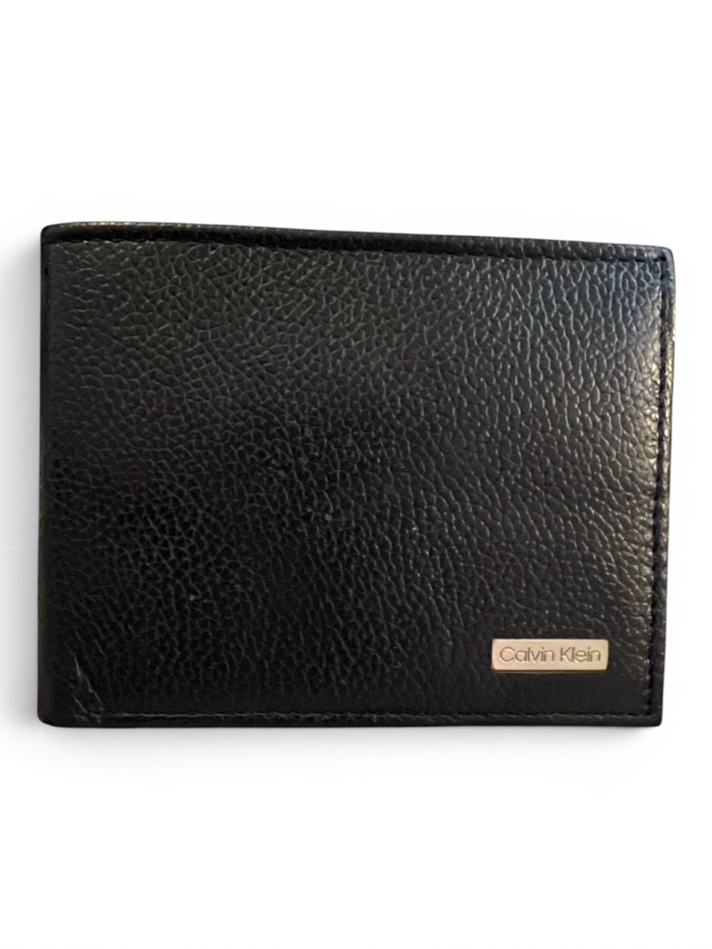 Calvin Klein Men’s Pebble Genuine Leather Bifold Wallet with Logo Plaque